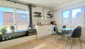 Private apartment with garden, 25 min to Downtown